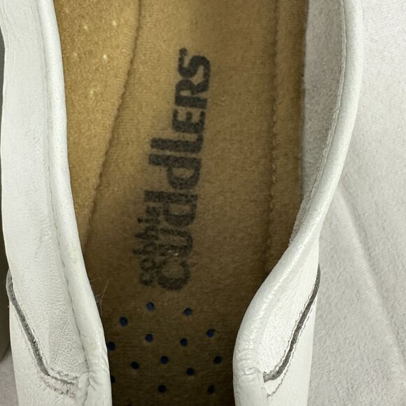 Cobbie Cuddlers Womens White Leather Woven Slip On Loafers Size M Comfort Flat - Picture 9 of 11